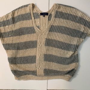 Lumiere short sleeve v-neck sweater!